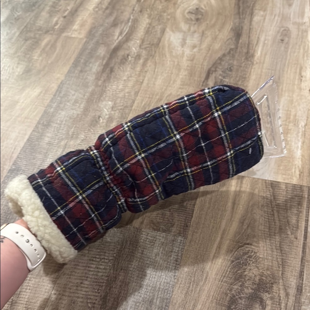 Never used Plaid Winter Mittens with Fleece Lining that has car scrapper